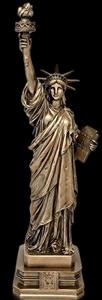 Frihedsgudinden figur som elegant kontordekoration